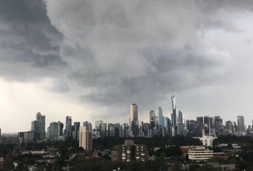 viokent storm in Australia