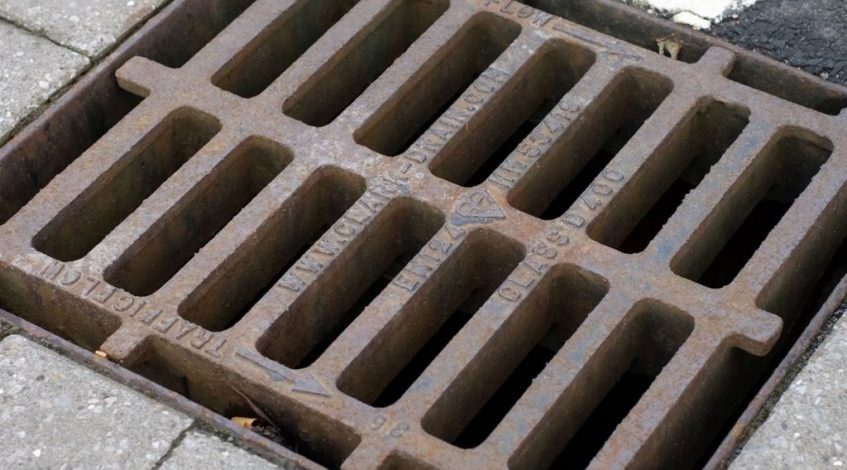 how to unblock a drain outside